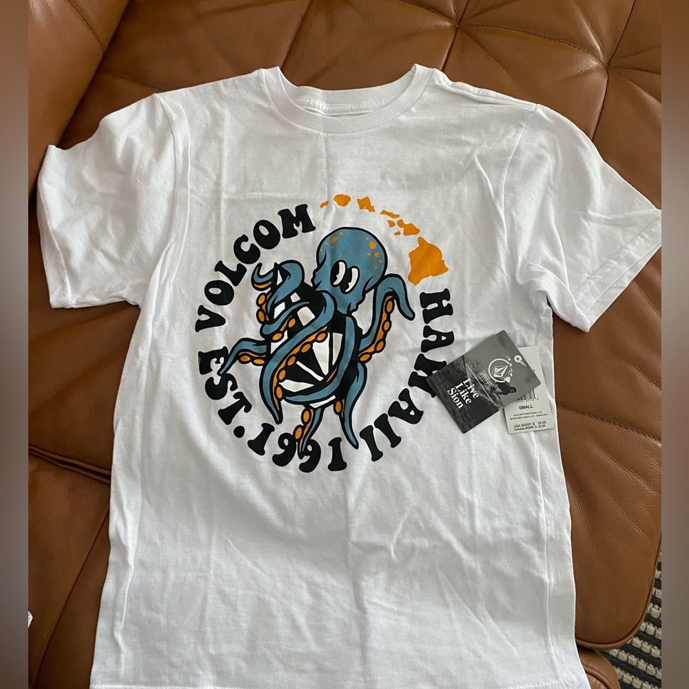 Volcolm boy shirt